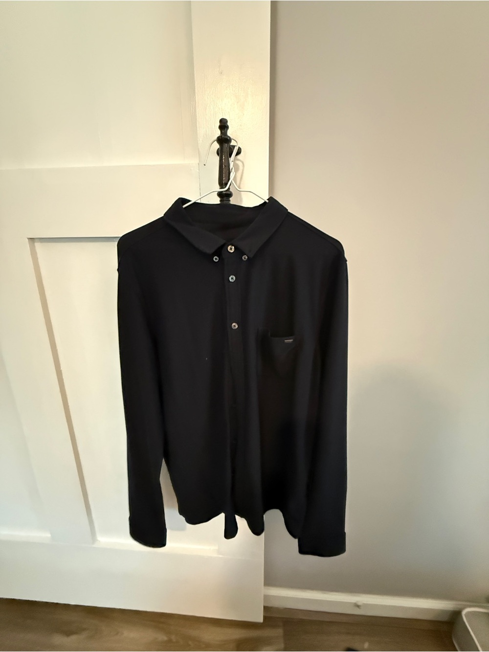 Vuori Men's Black Long-Sleeve Button-Down Shirt